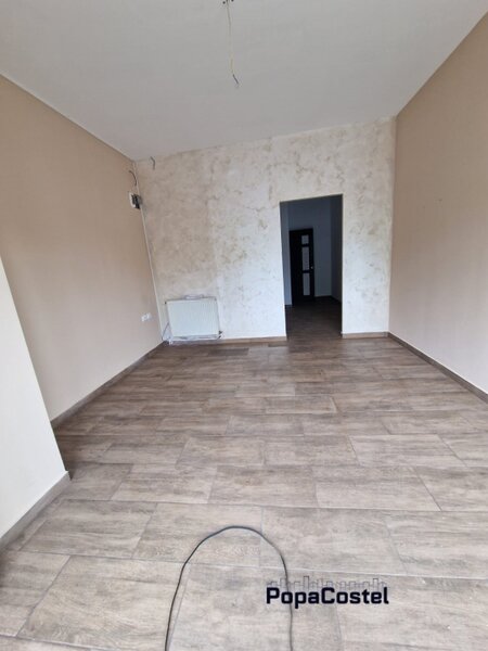 Bucur Obor, Sos. Mihai Bravu, spatiu comercial 25 mp vitrina 4 ml, trafic intens.